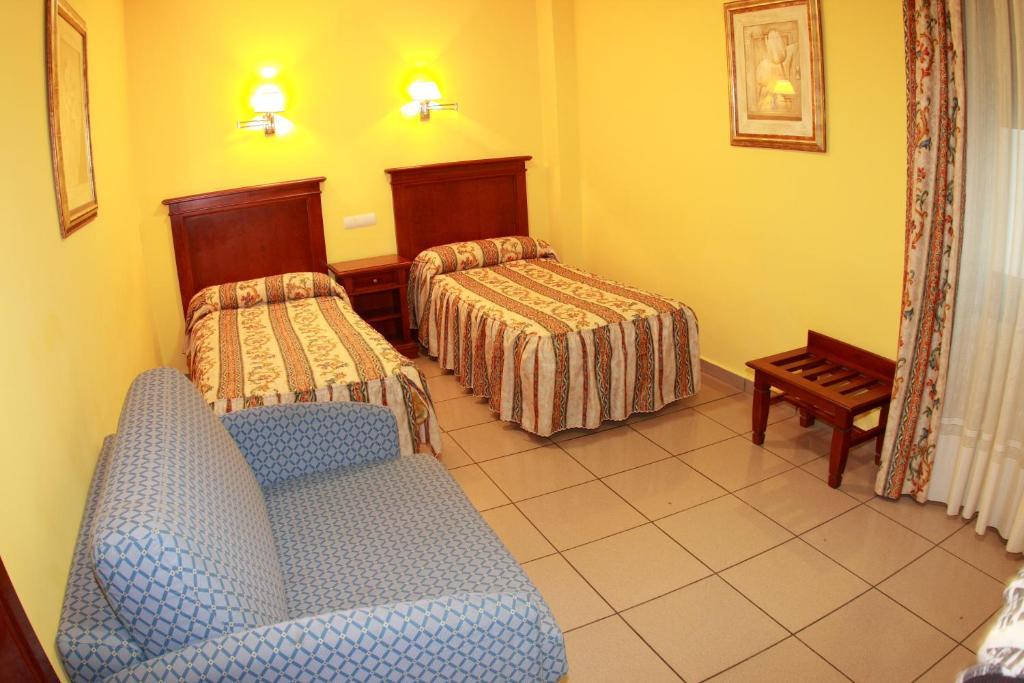 Hostal Torres San Leonardo de Yagüe Chambre photo